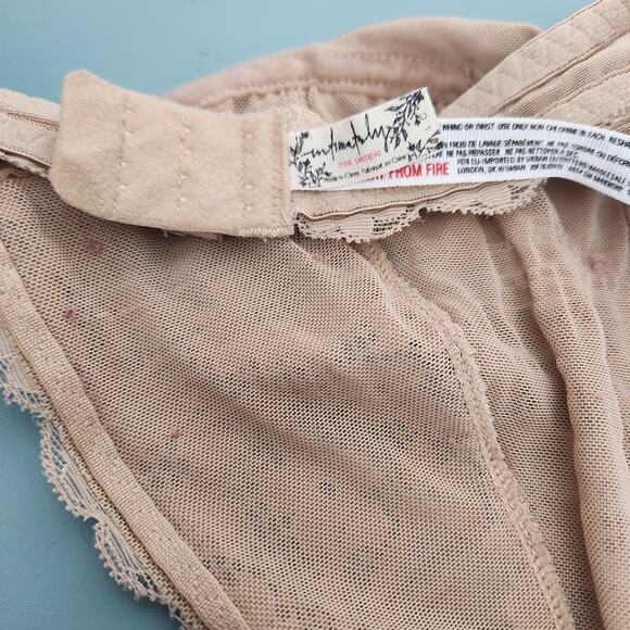 Free People Intimately Lace Halter Bralette  Size Large - Picture 7 of 8